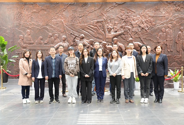 本部第一、二黨支部聯(lián)合開展主題黨日活動(dòng)