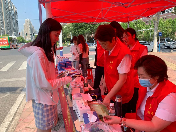 助力學子圓夢，踐行國企擔當  安徽鹽業(yè)地產(chǎn)集團組織愛心助考公益活動